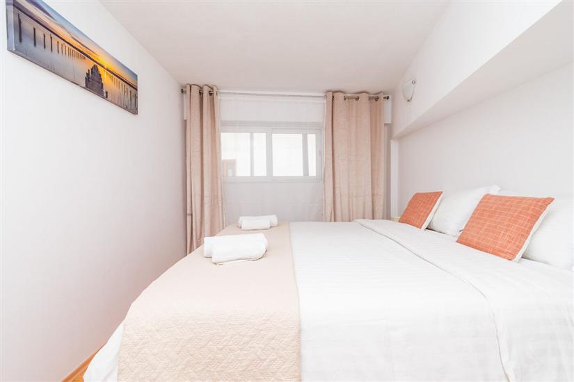 Apartment A1, for 5 persons