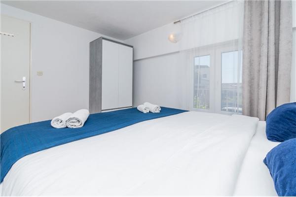 Apartment A1, for 5 persons