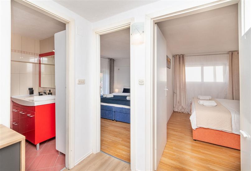 Apartment A1, for 5 persons