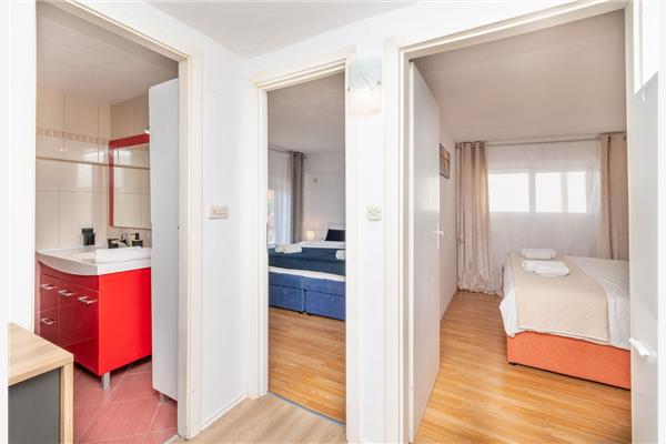 Apartment A1, for 5 persons
