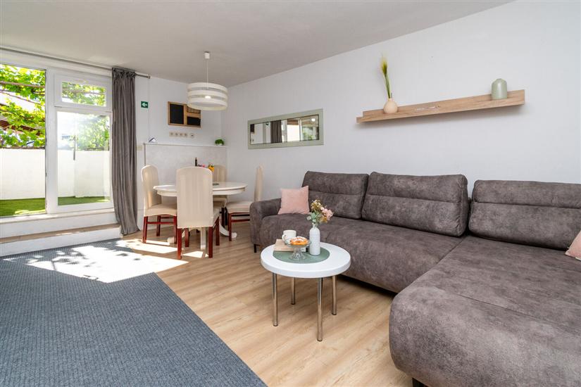Apartment A1, for 5 persons