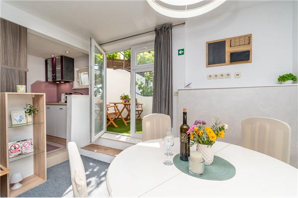 Apartment A1, for 5 persons