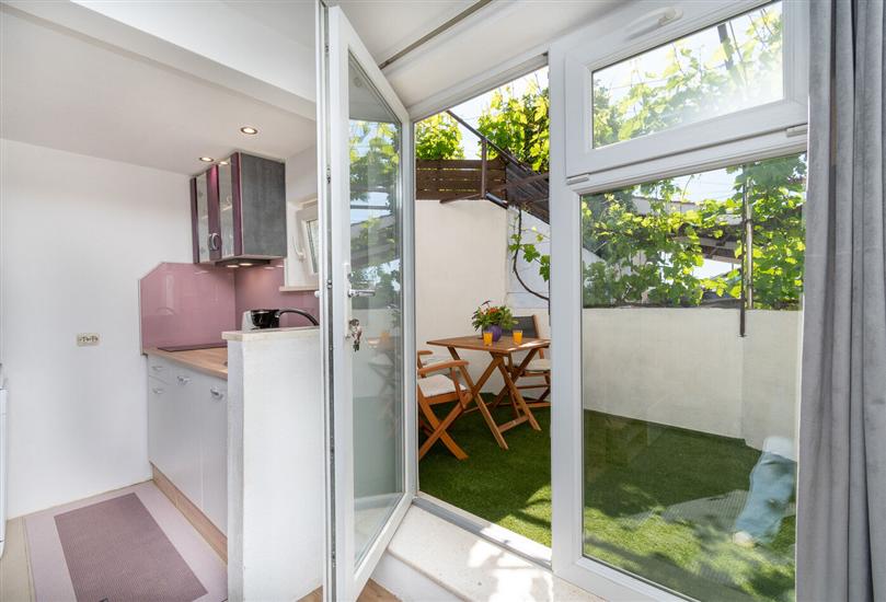 Apartment A1, for 5 persons