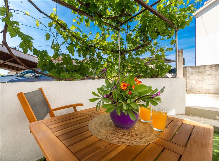 Apartment A1, for 5 persons