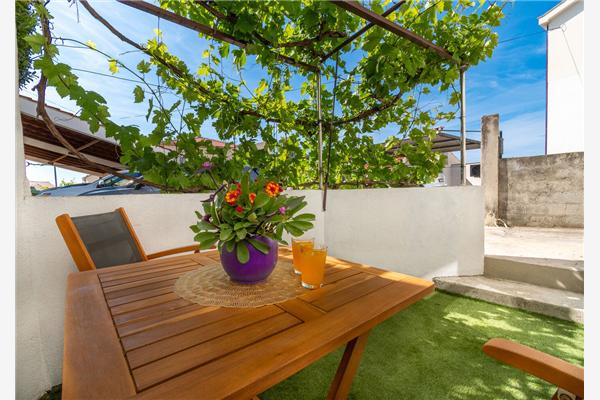 Apartment A1, for 5 persons