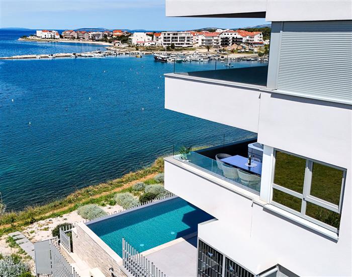 Apartment Luxury Beachfront Jacuzzi Suite with Sea View