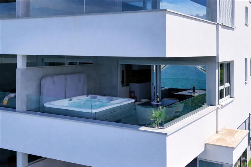 Apartment Luxury Beachfront Jacuzzi Suite with Sea View