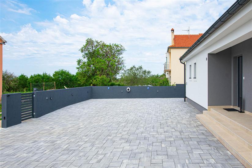 Dom Holiday House Nadalina