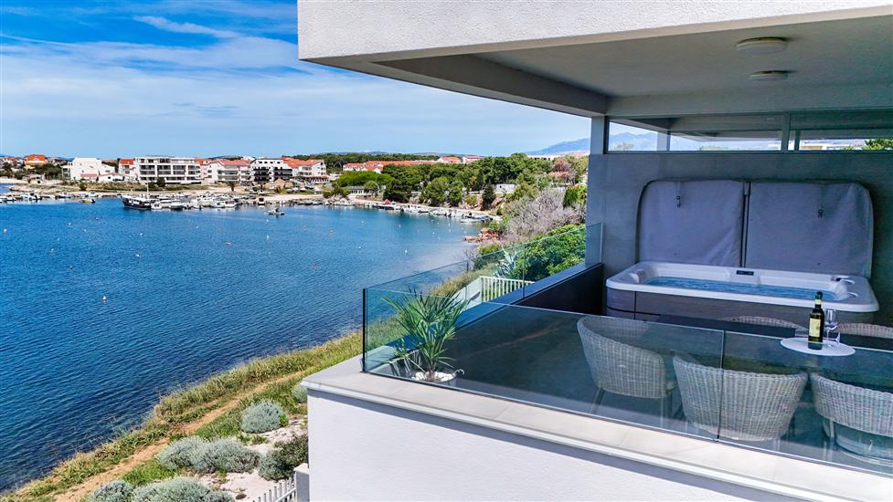 Apartment Luxury Beachfront Jacuzzi Suite with Sea View