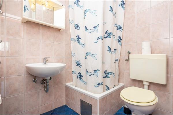 Apartment A1, for 5 persons