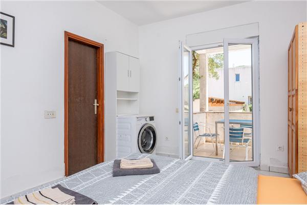 Apartment A1, for 5 persons