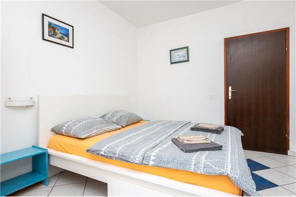 Apartment A1, for 5 persons