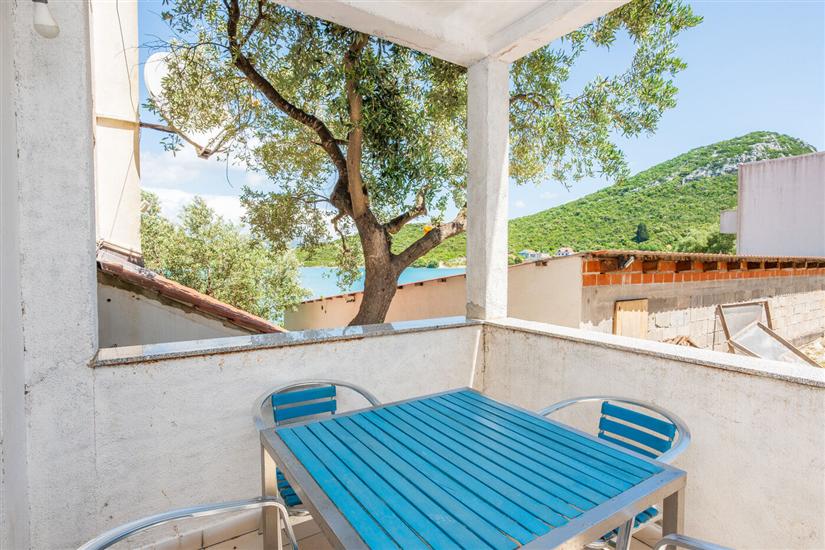 Apartment A1, for 5 persons