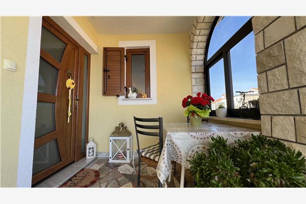 Apartment A1, for 5 persons
