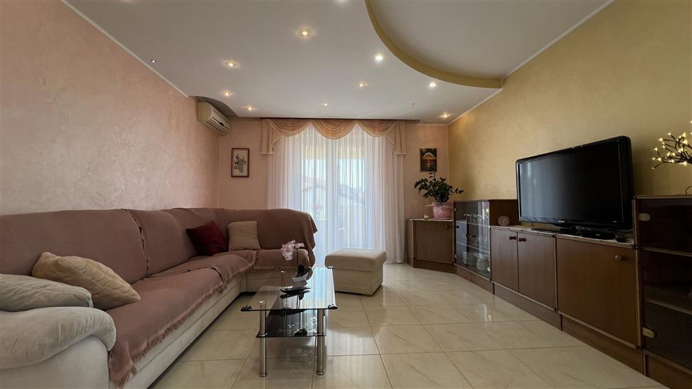 Apartment A1, for 5 persons