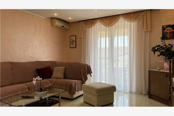 Apartment A1, for 5 persons