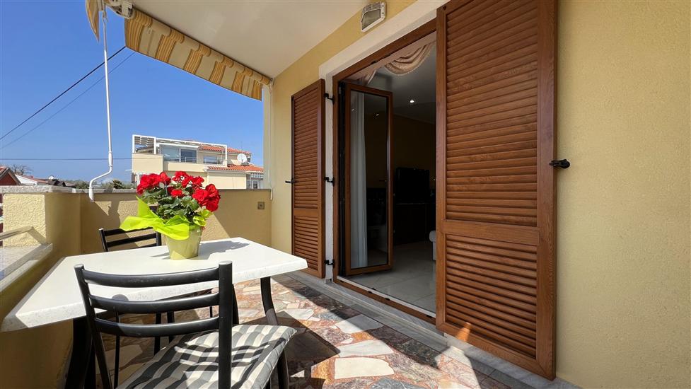 Apartment A1, for 5 persons
