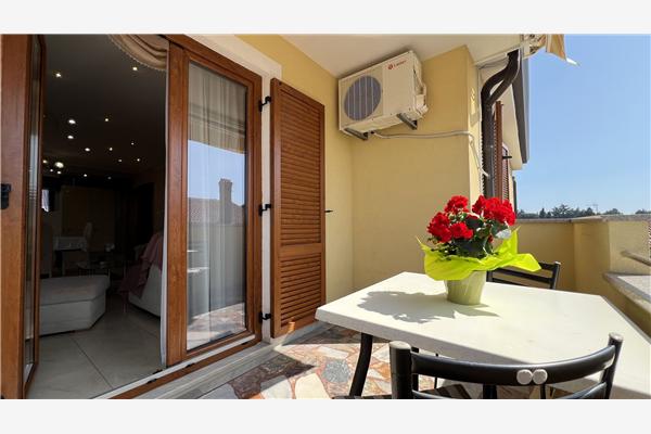Apartment A1, for 5 persons