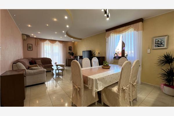 Apartment A1, for 5 persons