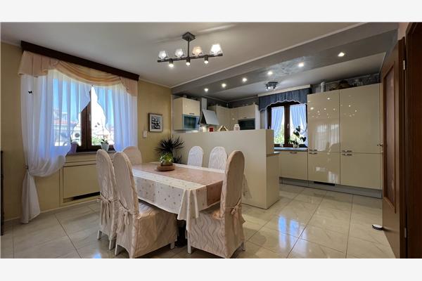 Apartment A1, for 5 persons