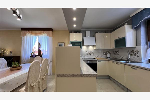 Apartment A1, for 5 persons