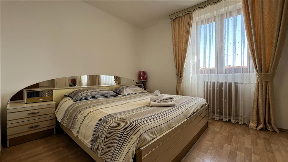 Apartment A1, for 5 persons