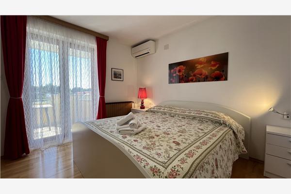 Apartment A1, for 5 persons