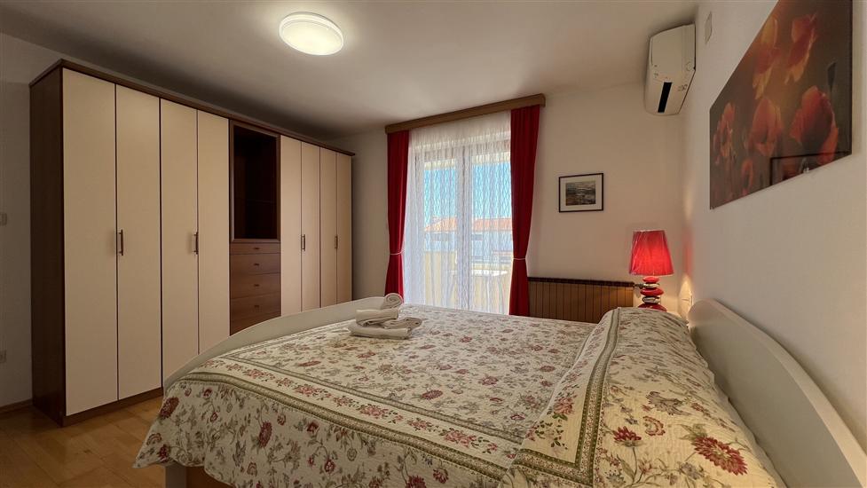 Apartment A1, for 5 persons