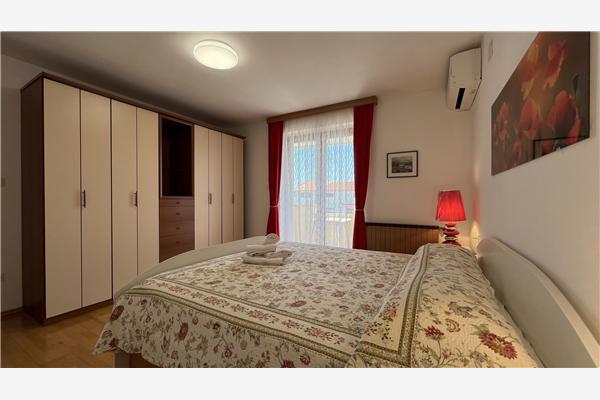 Apartment A1, for 5 persons