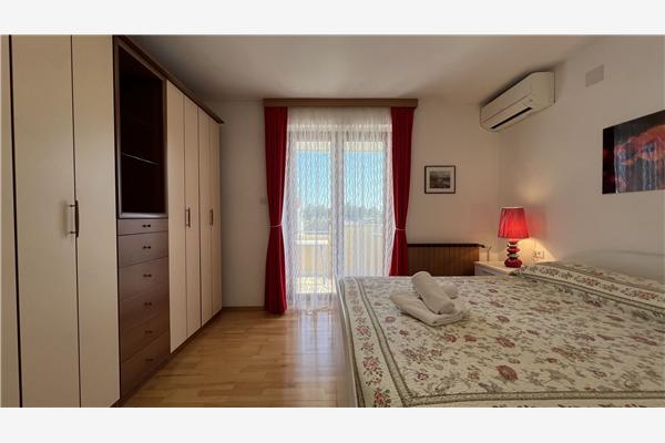Apartment A1, for 5 persons