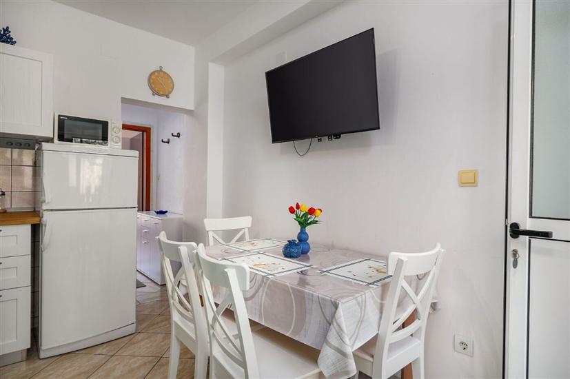 Apartment A1, for 5 persons