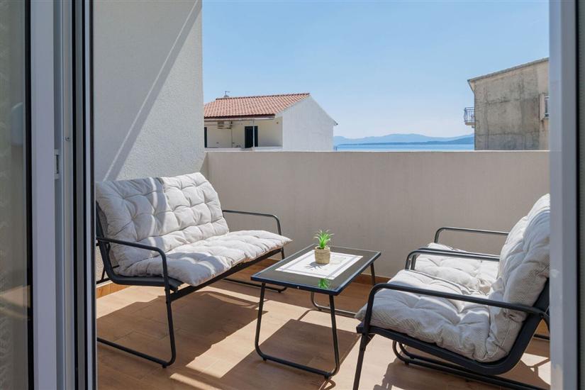 Apartment A1, for 5 persons