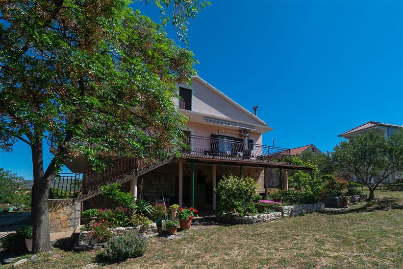 Apartments Šarić