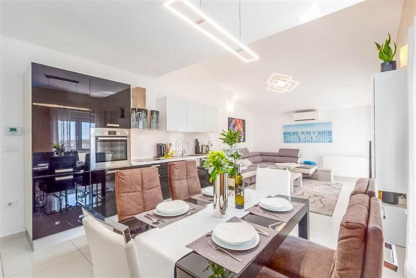 Apartment A1, for 5 persons