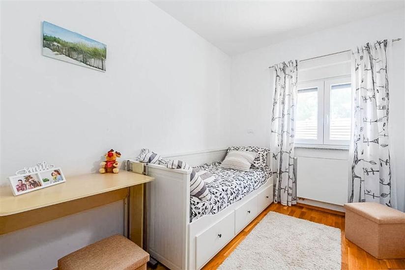 Apartment A1, for 5 persons