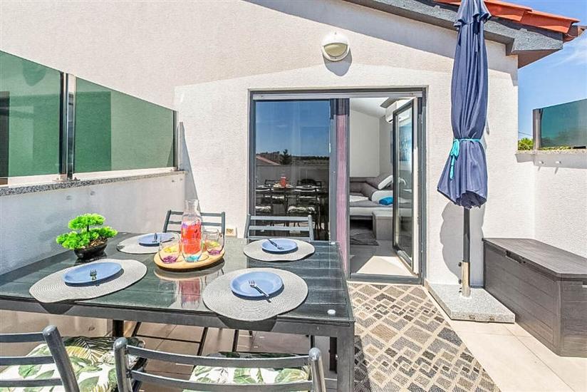 Apartment A1, for 5 persons