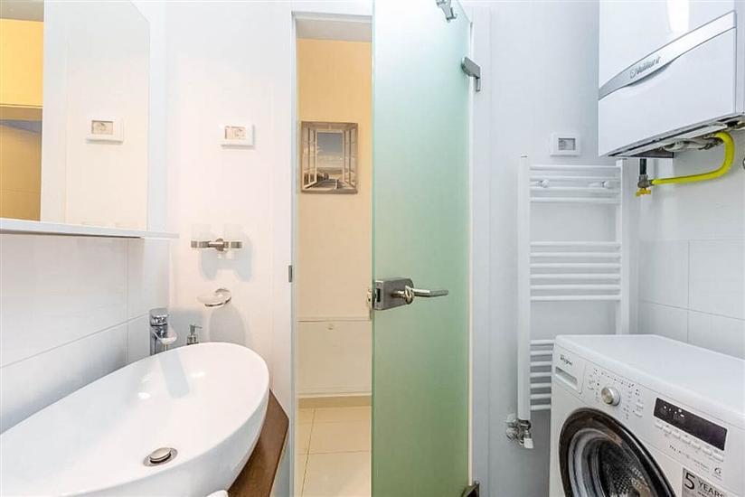 Apartment A1, for 5 persons