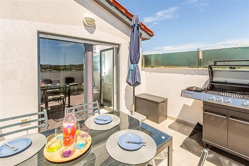 Apartment A1, for 5 persons
