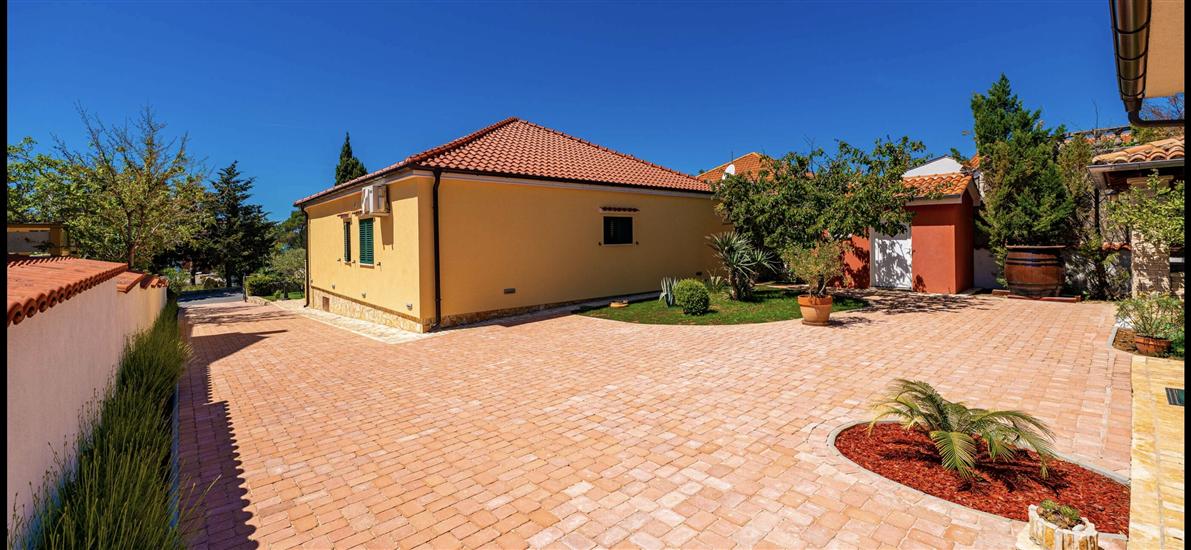 House LAVANDA