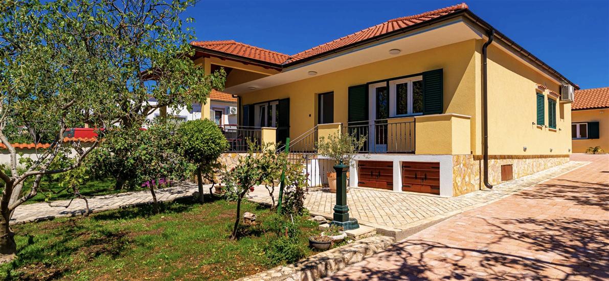 House K1, for 8 persons
