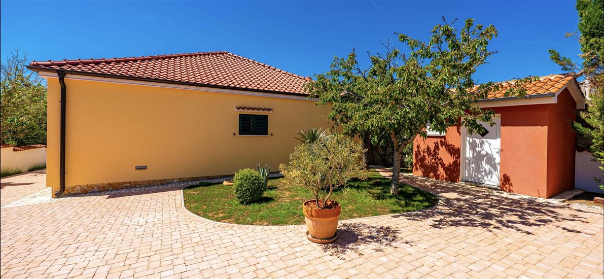 House K1, for 8 persons