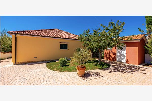 House K1, for 8 persons