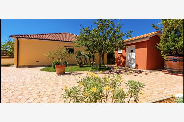 House K1, for 8 persons