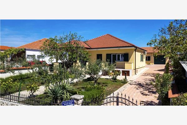 House K1, for 8 persons