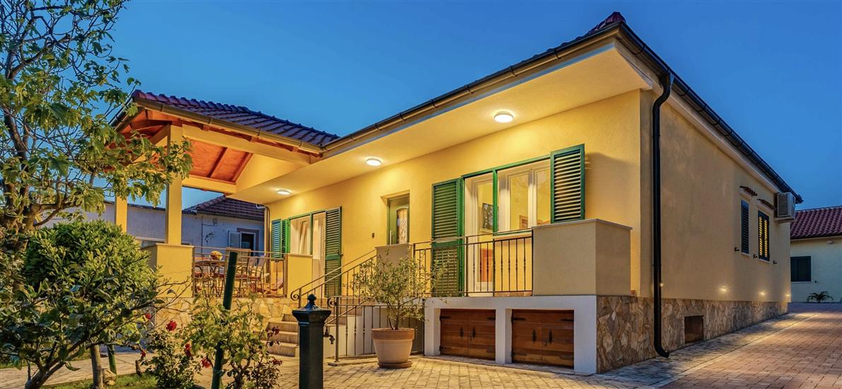 House K1, for 8 persons