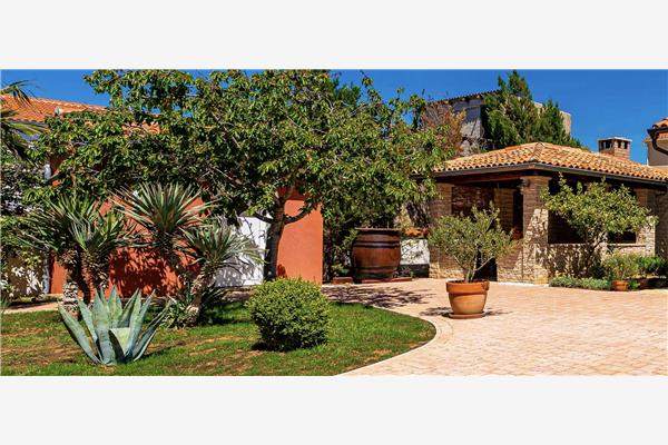 House K1, for 8 persons
