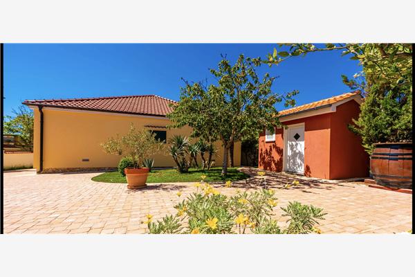 House K1, for 8 persons