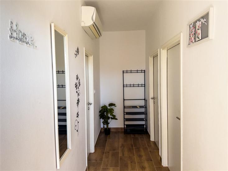Apartment A2, for 5 persons