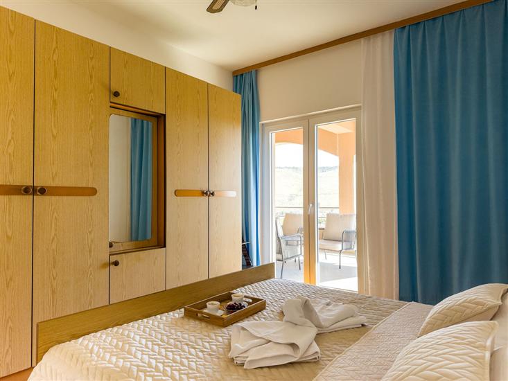 Apartment A2, for 5 persons