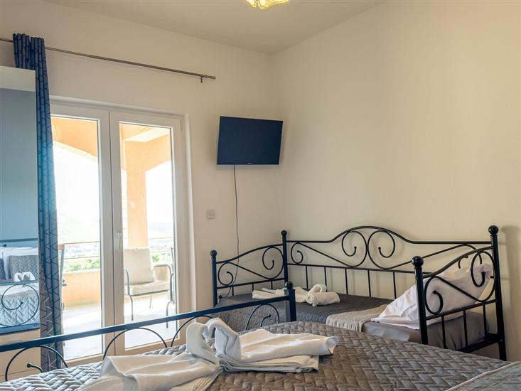 Apartment A2, for 5 persons